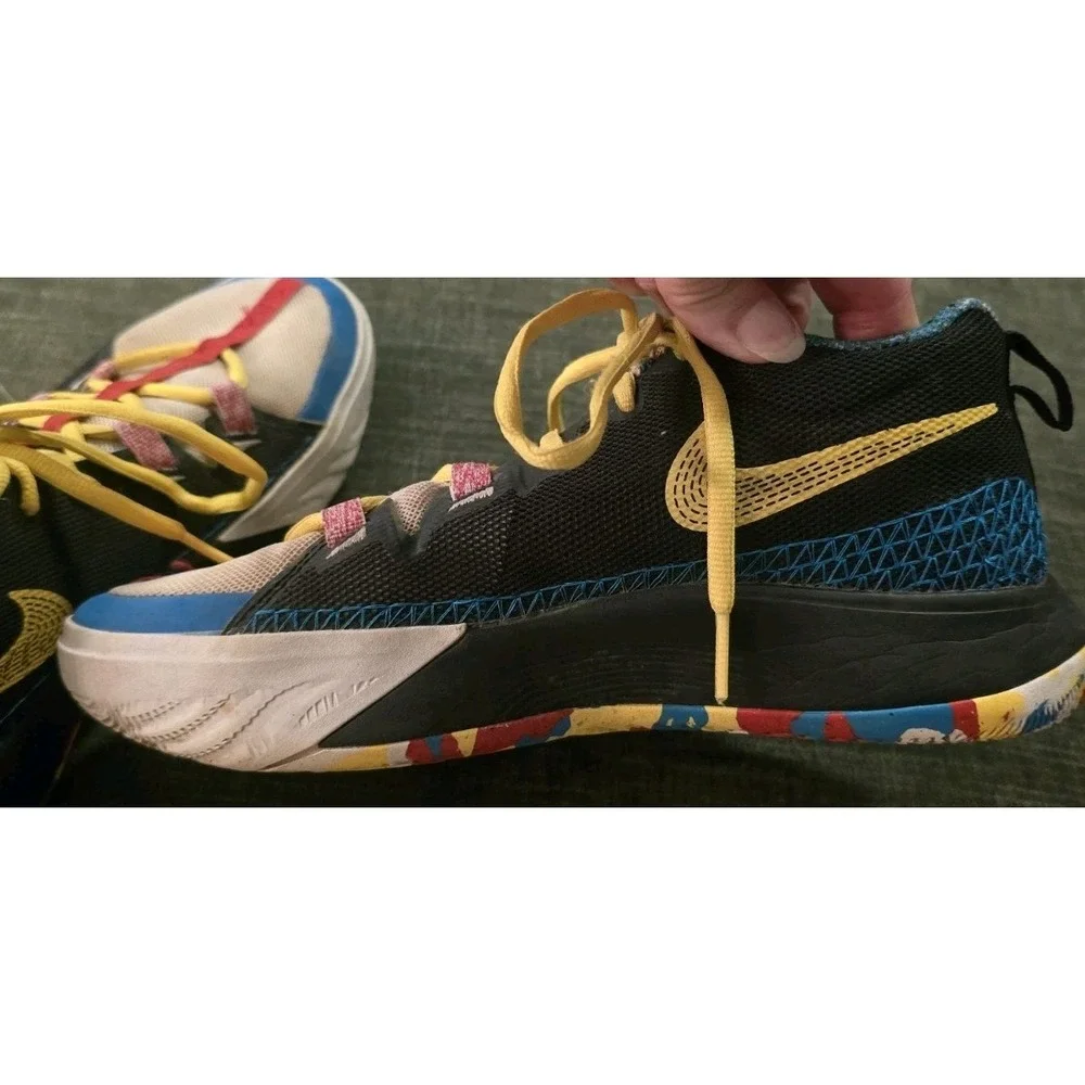 Nike Kyrie Flytrap 6 Youth Size 38.5 Multi Color Basketball Sneakers Irving